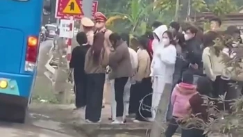 Xe khách được ví không khác gì chiếc túi thần kỳ của Doraemon