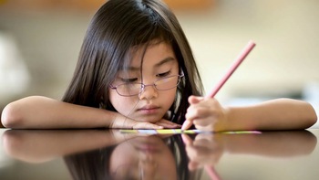 Vì sao 90% nhân loại thuận tay phải?