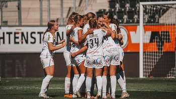 Tù treo vì quay lén khu vực nhạy cảm của đội bóng nữ