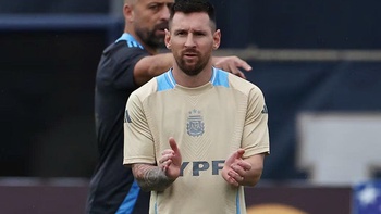 Lionel Messi hối tiếc vì không học tiếng Anh tốt khi còn trẻ