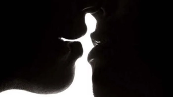 Quiz: Bạn là người giàu tình cảm và hết lòng với người mình yêu?