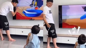 Con gái thích thú khi thấy bố có 'siêu năng lực'