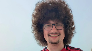 Cầu thủ Man Utd quyết tâm giúp fan cuồng Frank Ilett được ‘xuống tóc’