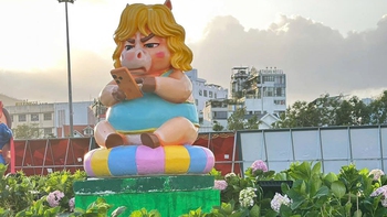 Linh vật ngựa xài iPhone 17 màu cam gây bão mạng