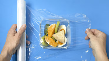 Bất ngờ màng bao bì làm từ sữa, phân hủy hoàn toàn trong 13 tuần