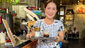 'Bà mối quốc dân' đình đám một thời nay độc thân, bán cà phê kiếm sống