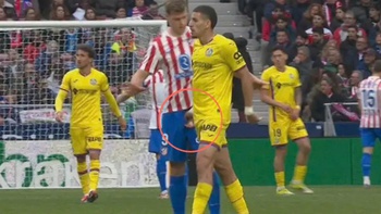 Hậu vệ Getafe bị đuổi vì hành động ‘chơi xấu’ kỳ lạ