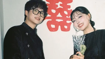 Nghệ sĩ cưới quản lý: ban đầu xếp lịch diễn, sau lo luôn… đám cưới