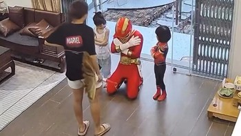 'Siêu nhân Gao' đụng độ 'Captain Marvel'