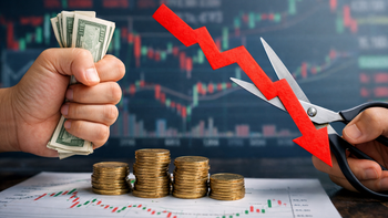 Mắc kẹt khi cổ phiếu bất ngờ giảm sâu: Nên giữ hay cắt lỗ?