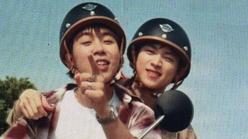 'Anh trai' Mason Nguyễn cùng CONGB làm nhạc tình yêu 'socola kẹo mút'