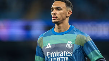 Trent Alexander-Arnold mất suất đá chính trận derby Madrid vì đi tập muộn