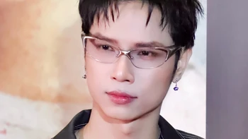 Phía công ty Neko Lê lên tiếng vụ fan gửi vòng hoa tang đến tận trụ sở