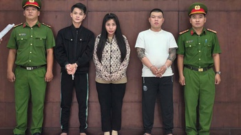 Công an TP.HCM triệt phá đường dây mua bán, giao 'khí cười' tận nhà, tiền giao dịch hơn 10 tỉ đồng