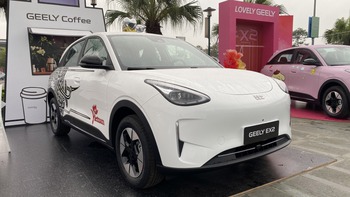 Geely EX2 ra mắt Việt Nam: Giá từ 459 triệu đồng, có ADAS, chạy tới 395km/sạc