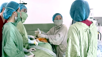 Can thiệp bào thai, cứu sống thai nhi tràn dịch màng phổi nặng