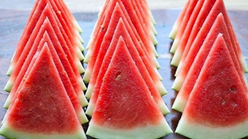 Quiz: Cách ăn dưa hấu tiết lộ kỹ năng tư duy tiềm ẩn của bạn