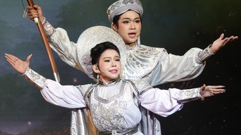 Bình Tinh hạnh phúc diễn cùng các con trong cải lương sử Việt Tây Sơn nữ tướng