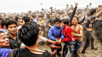 Năm nào cũng như năm nào