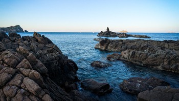 Cảnh đẹp ngỡ ngàng ở Giếng Tiên nơi lùm xùm Juky San mặc bikini chụp ảnh