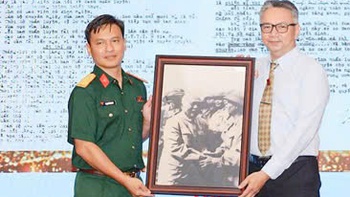 Tưởng nhớ Chủ tịch Tôn Đức Thắng, tấm gương tận tụy với nhân dân