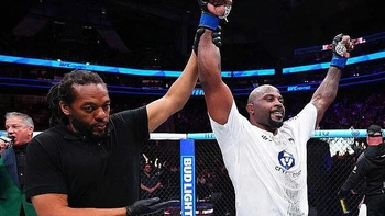 Võ sĩ thắng trận bỗng thành người thua vì MC… đọc nhầm