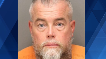 Trúng số 4.400 tỉ đồng vẫn đi trèo tường ăn trộm