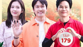 Niềm vui vỡ òa đến với hai đứa trẻ mồ côi khi rút được bảng thưởng trị giá 60 triệu đồng