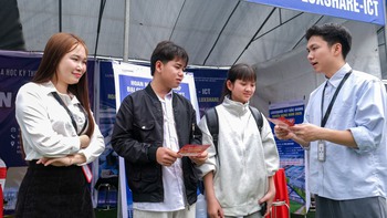 Cuộc đua lương thưởng bùng nổ: Làm đủ tháng có thưởng, công nhân thành 'hàng hot'