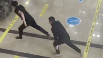 Chồng đòi đập đầu vào tường, ly hôn vì bác sĩ nam khám cho vợ bầu