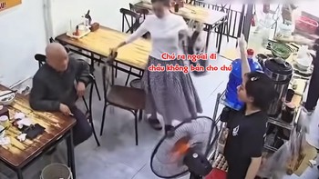 Chủ quán nhận cơn mưa lời khen vì pha xử lý dứt khoát khi thấy khách hàng bị 'làm phiền'