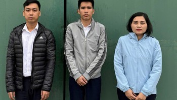 Bắt trưởng phòng một ngân hàng cùng hai thuộc cấp vì  làm giả chứng từ