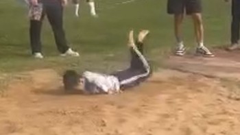 Pha bật xa tại chỗ khiến ai cũng trầm trồ