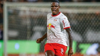 Cầu thủ Brazil bị cấm 12 trận vì phân biệt giới tính với nữ trọng tài