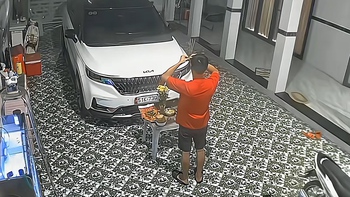 Gia chủ đứng hình khi mâm cúng bày ra chưa được 30 giây thì phải dọn