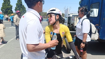 Nữ tay đua vô địch SEA Games bật khóc ở Đà Lạt khi đánh rơi áo vàng