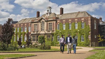 Giáo dục TNE của Vương quốc Anh tăng trưởng 20% mỗi năm tại Việt Nam