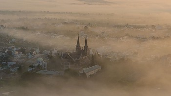 Bảo Lộc: 'Ốc đảo' sương giăng giữa mùa nắng gắt