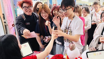 Giúp sinh viên trải nghiệm trực tiếp yêu cầu từ doanh nghiệp