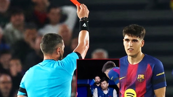 Fan bật cười khi Cubarsi bị màn hình VAR ‘đuổi khéo’ sau thẻ đỏ