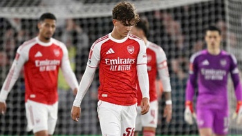 CĐV dọa kiện Arsenal sa sút phong độ làm mình tổn thương