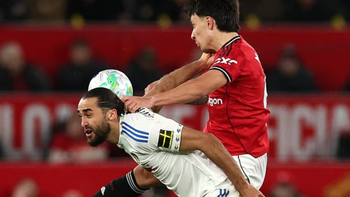 HLV Michael Carrick của Man Utd nói thẻ đỏ cho Martinez là 'tệ nhất từng thấy'