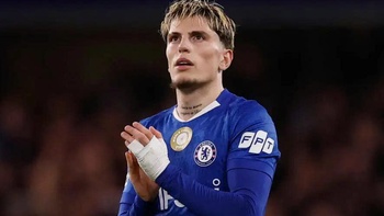 Fan Chelsea xôn xao trước động thái lạ của ngôi sao Garnacho