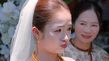 'Muốn ngừng khóc thì chu mỏ', cô dâu áp dụng từ đầu lễ đến lúc tan tiệc