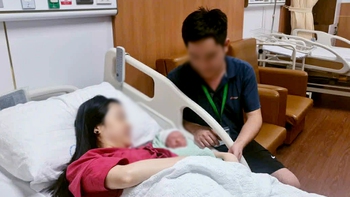 Kỳ tích 2 bé sinh đôi chào đời cách nhau 13 tuần