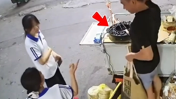 Chủ quán nhờ khách mua hàng trông hộ và cái kết đầy bất ngờ