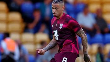 Sao thất sủng của Man City vẫn kiếm hơn 100.000 bảng/trận nhờ… hình ảnh