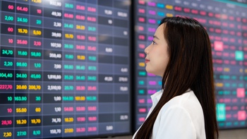 Chứng khoán 2-4: ‘Đi săn’ cổ phiếu mùa đại hội đồng cổ đông, nhà đầu tư cần lưu ý gì?