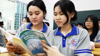 Miễn phí sách giáo khoa: Đồng thuận cao, nhưng lo 'sách cũ, quản lý khó'