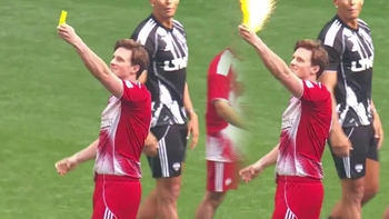 Max Fosh - 'kẻ hủy diệt' thẻ vàng là ai?